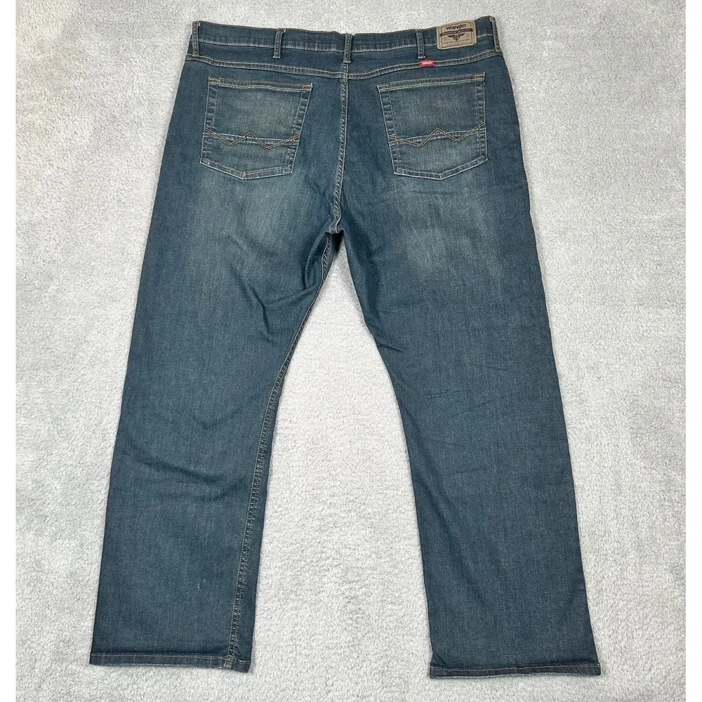 Wrangler Jeans Mens 42x30 Denim Blue Relaxed Fit‎ Bootcut Medium Wash 1098R8TOX